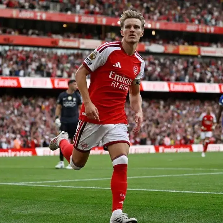 Odegaard Pimpin Arsenal Raih Kemenangan Atas Chelsea, Cetak Gol Kedua Musim Ini