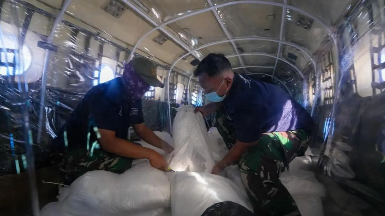 Operasi Modifikasi Cuaca Lanjutkan Penanganan Abu Vulkanik Gunung Anak Krakatau