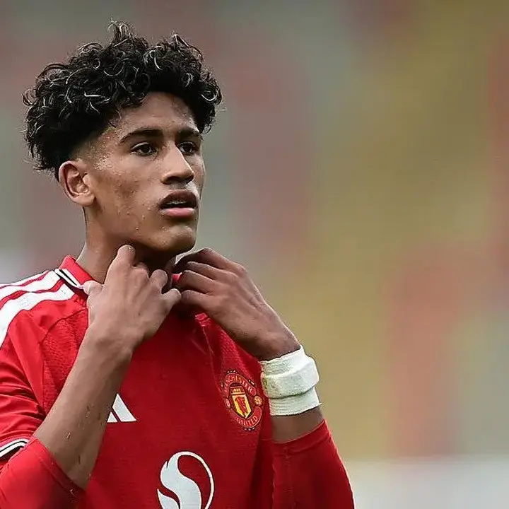 Pemain Muda MU JJ Gabriel Ingin Hengkang Demi Jam Terbang