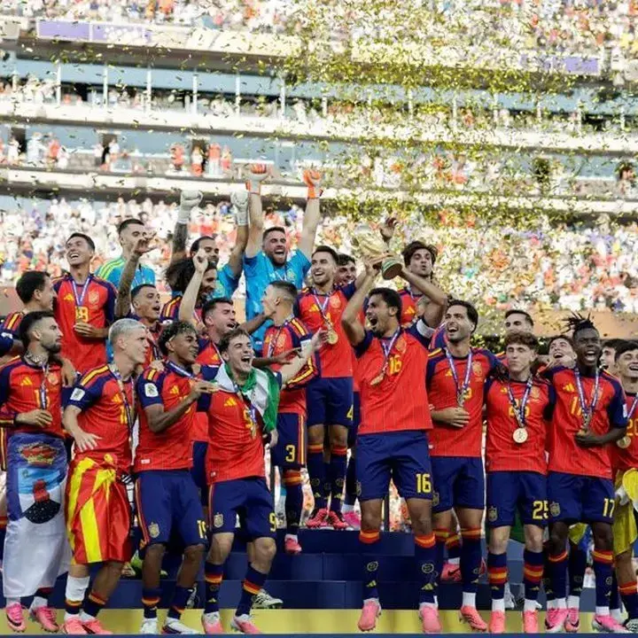 Pemain Spanyol Beri Bonus Piala Dunia untuk Staf RFEF