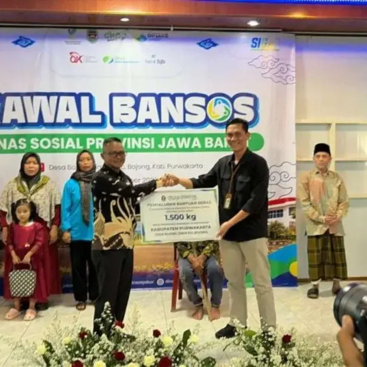 Pemprov Jabar Distribusikan 1.500 Kg Beras dan 300 Ekor Bibit Unggas di Purwakarta