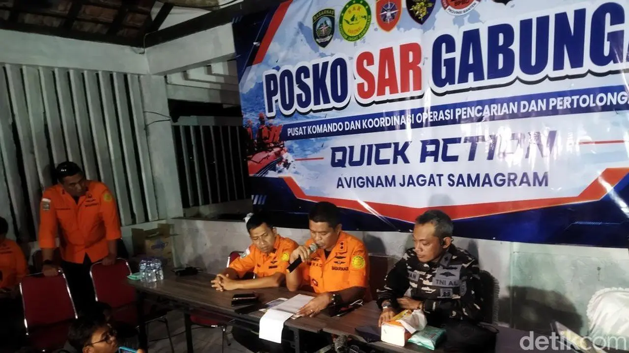 Pencarian Jurnalis Hilang di Krakatau Masuki Hari Ketiga, Abu Vulkanik Hambat Drone