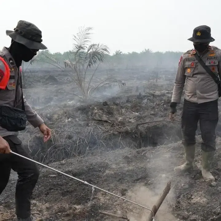 Polda Riau Uji Coba Inovasi Cairan X-Fire untuk Padamkan Karhutla Lahan Gambut