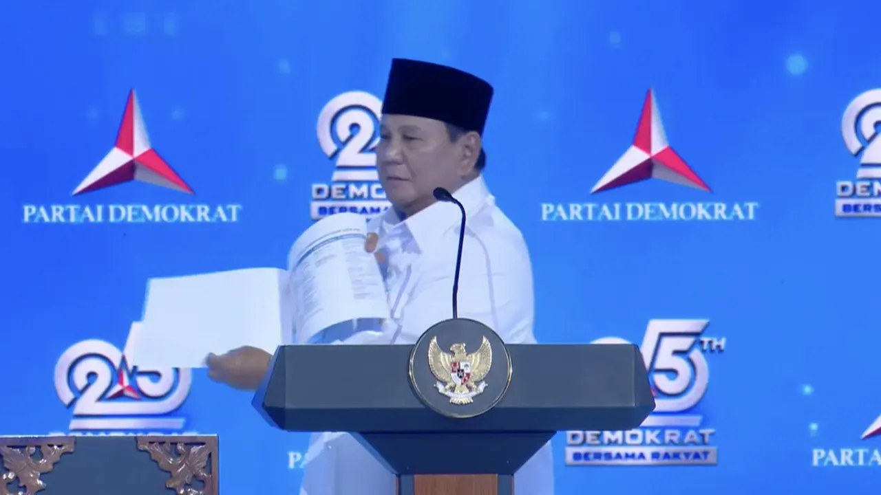Prabowo Pamerkan Teks Pidato di HUT Demokrat, Akui Pentingnya Persiapan