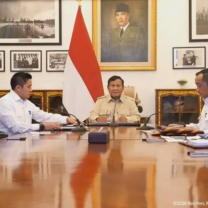 Prabowo Pimpin Rapat Penanganan Bencana: Karhutla hingga Erupsi Anak Krakatau