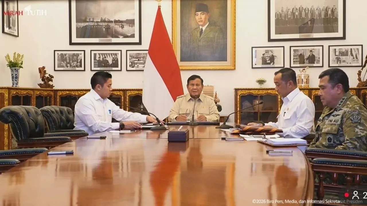 Prabowo Pimpin Rapat Penanganan Bencana: Karhutla hingga Erupsi Anak Krakatau