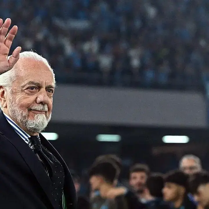 Presiden Napoli Tegaskan Posisi Pelatih Sebagai Karyawan Klub