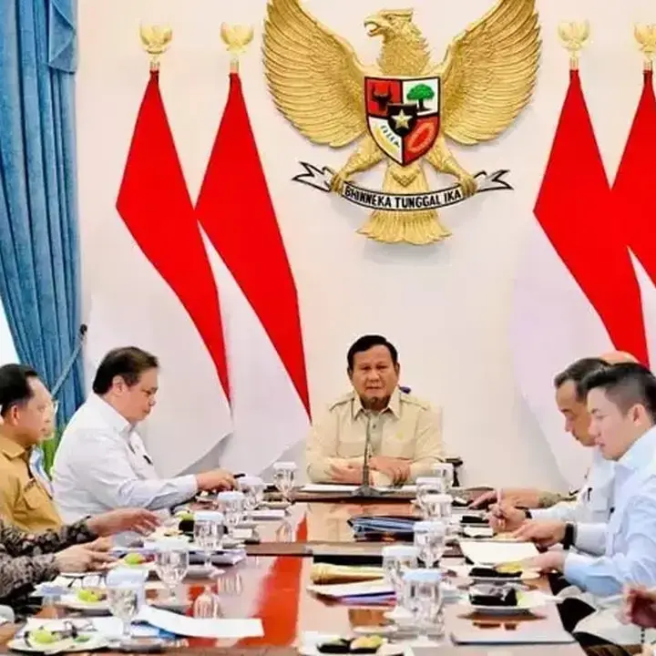 Presiden Prabowo Perintahkan Pembukaan Rekening Massal di BRI dan BSI untuk Bansos