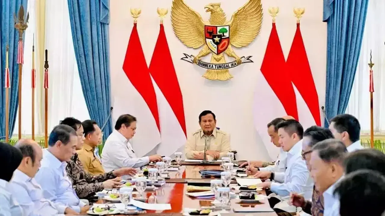 Presiden Prabowo Perintahkan Pembukaan Rekening Massal di BRI dan BSI untuk Bansos