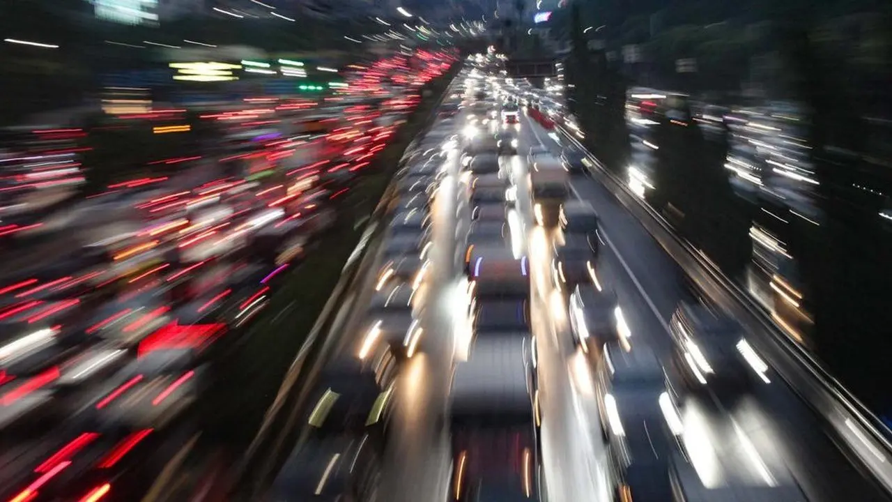 Proyek Gorong-gorong Sebabkan Macet Parah di Exit Tol Sawangan Depok