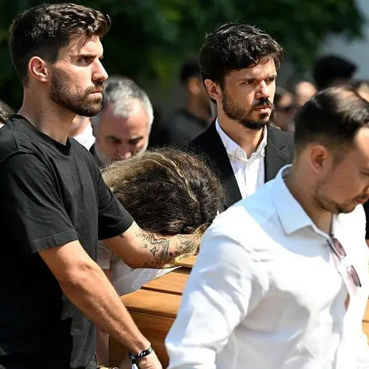 Ruben Neves Marah Diejek Fans Al Taawoun dengan Chant Mendiang Jota
