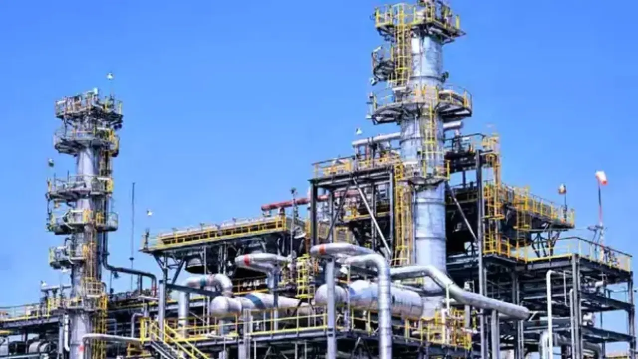 Rukun Raharja Akuisisi 5% Saham Pengembang FLNG Pertama Indonesia