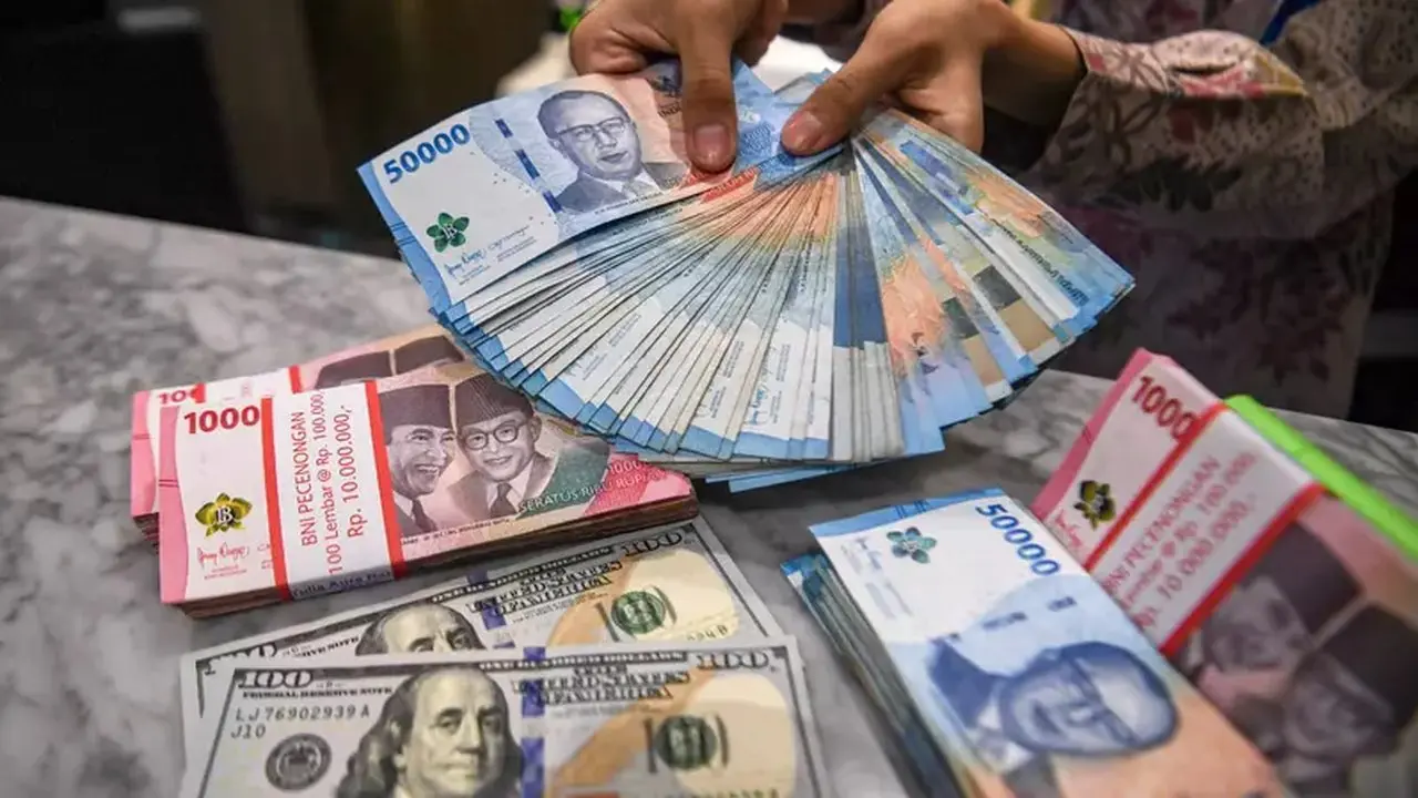 Rupiah Melemah Akibat Gejolak Timur Tengah dan Kenaikan Harga Minyak