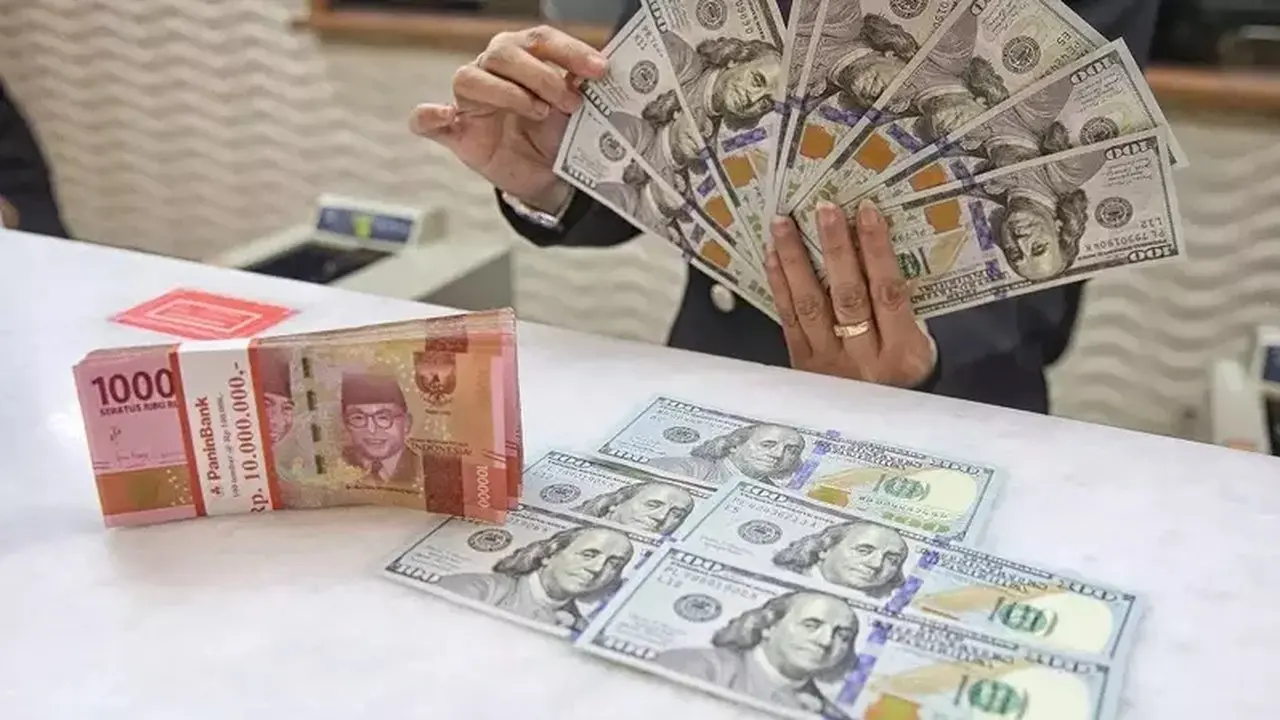 Rupiah Tertekan Konflik Timur Tengah dan Menanti Data Ekonomi AS