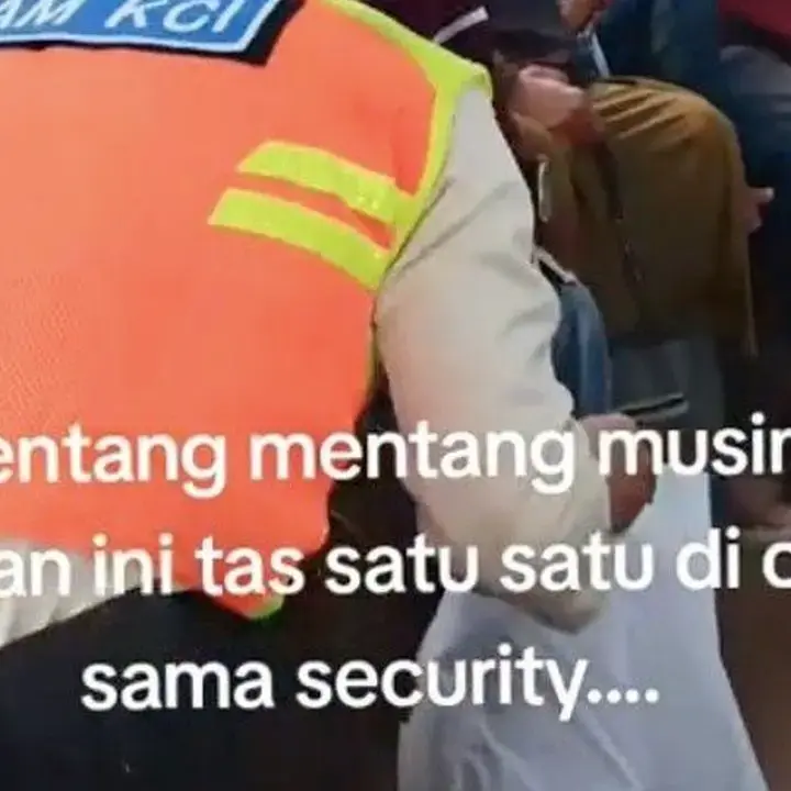 Satwa Liar dan Benda Berbahaya Dilarang, Penumpang KRL Terjaring Razia Durian