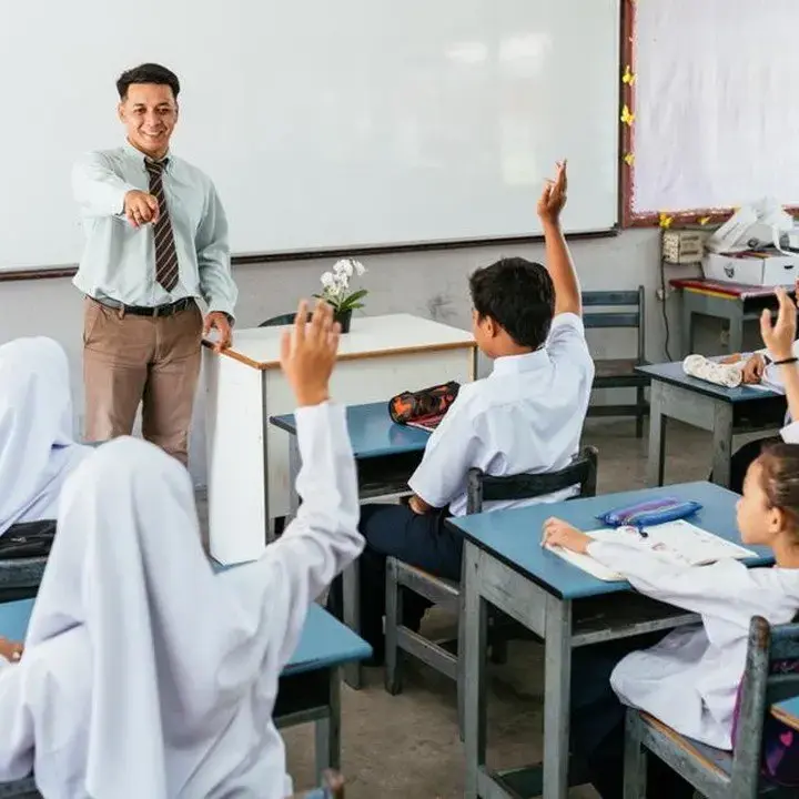 Sekolah di Depok Kembali Tatap Muka, PJJ Dihentikan Pasca-Abu Vulkanik