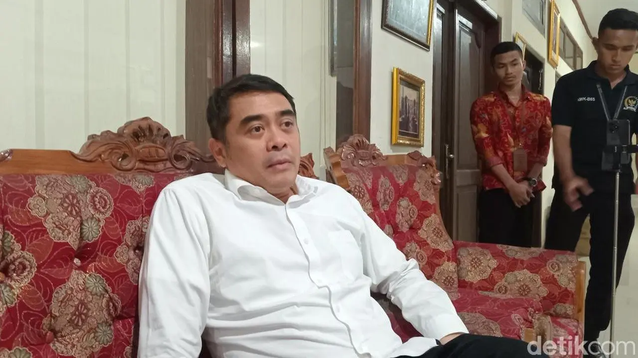 Senator Arya Wedakarna Hadapi Sanksi DPD Akibat Hadiri Kontes Transgender