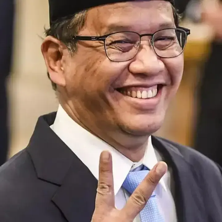 Setahun Menkeu Purbaya: Akui Pusing Tiap Hari, Optimistis Ekonomi Tumbuh 6%
