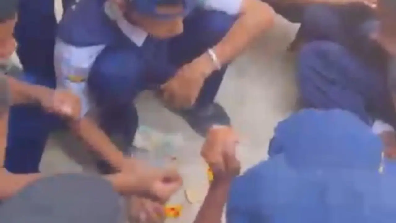 Siswi SMPN 2 Pinrang Terjaring Judi Domino di Jam Istirahat, Orang Tua Dipanggil