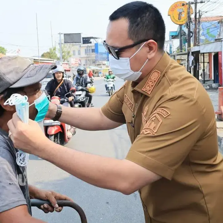 Stok Masker Menipis di Serang Akibat Hujan Abu Gunung Anak Krakatau