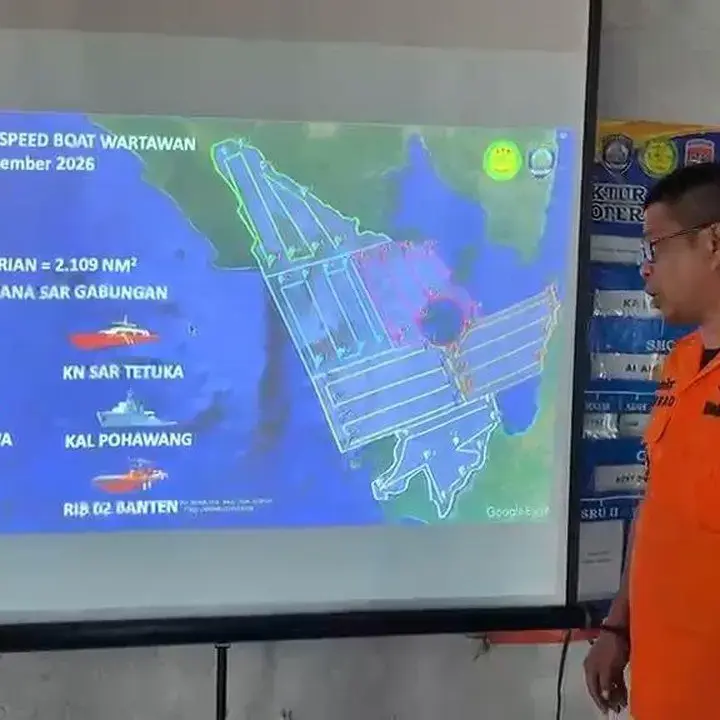 Tim SAR Akan Coba Masuki Zona 3 Km Anak Krakatau untuk Cari Jurnalis Hilang