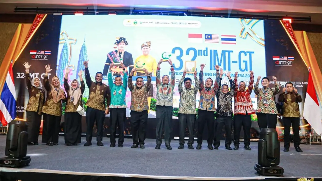 Wali Kota Pekanbaru Borong 4 Penghargaan Internasional IMT-GT Green City Award