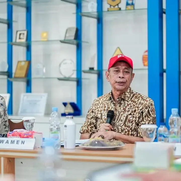 Wamensos Agus Jabo Tekankan Pengawasan Menyeluruh untuk Sekolah Rakyat