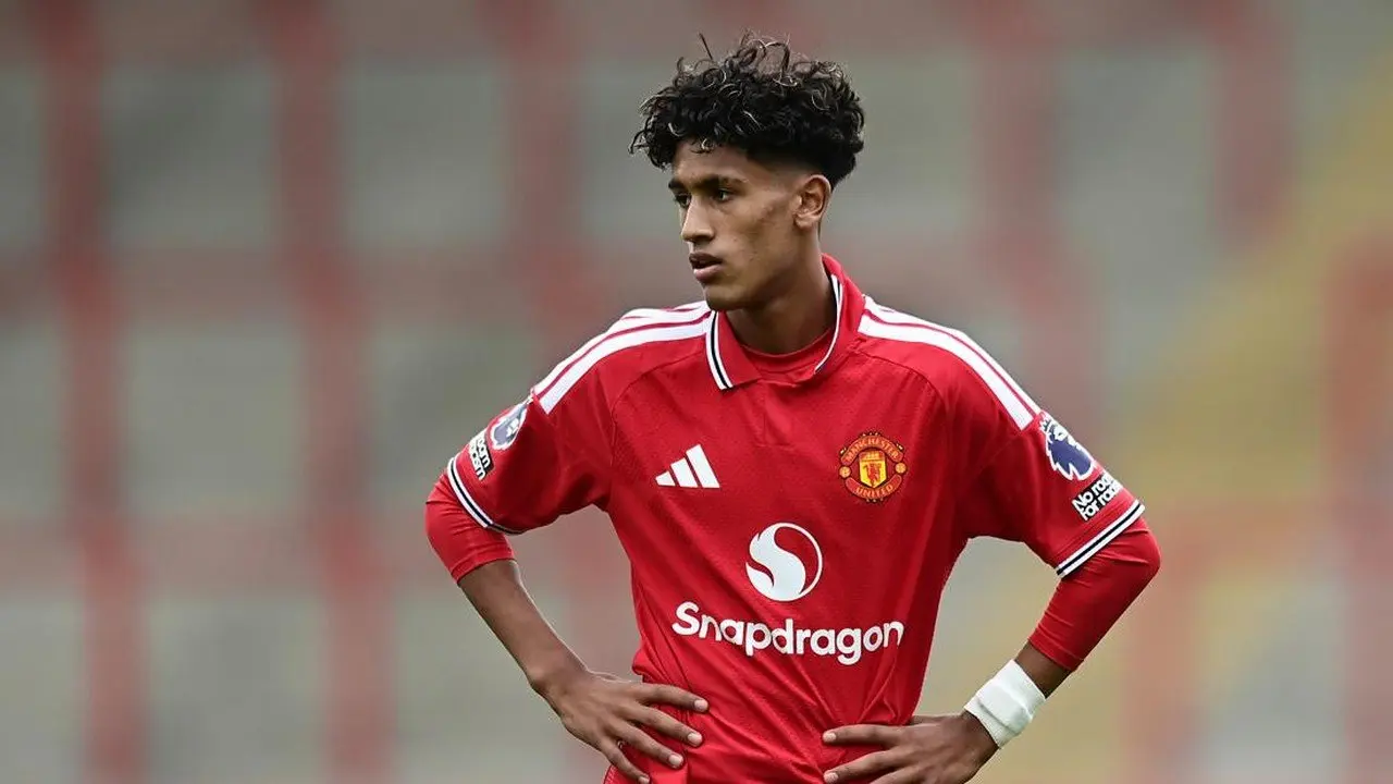 Wonderkid MU JJ Gabriel Terpantau di Barcelona di Tengah Isu Hengkang