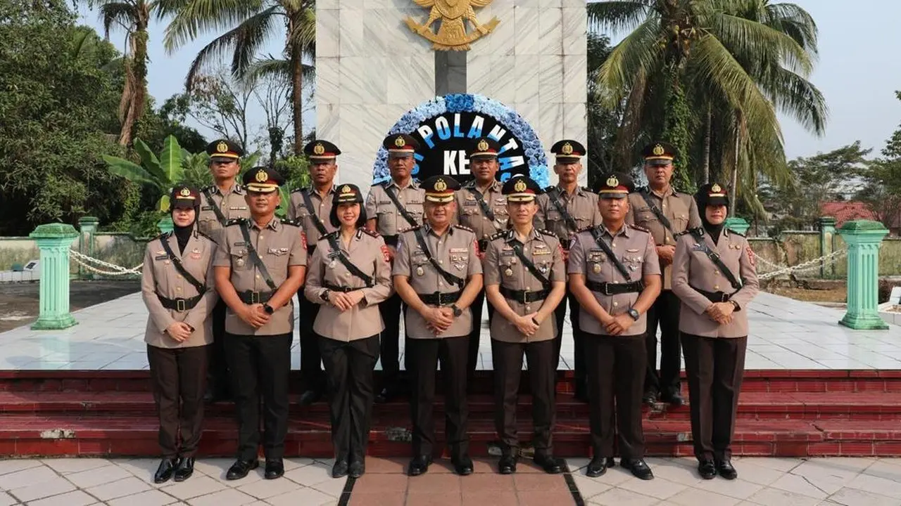 Ziarah ke TMP, Dirlantas Polda Kaltara Ingatkan Semangat Pengabdian Jelang HUT Lalu Lintas